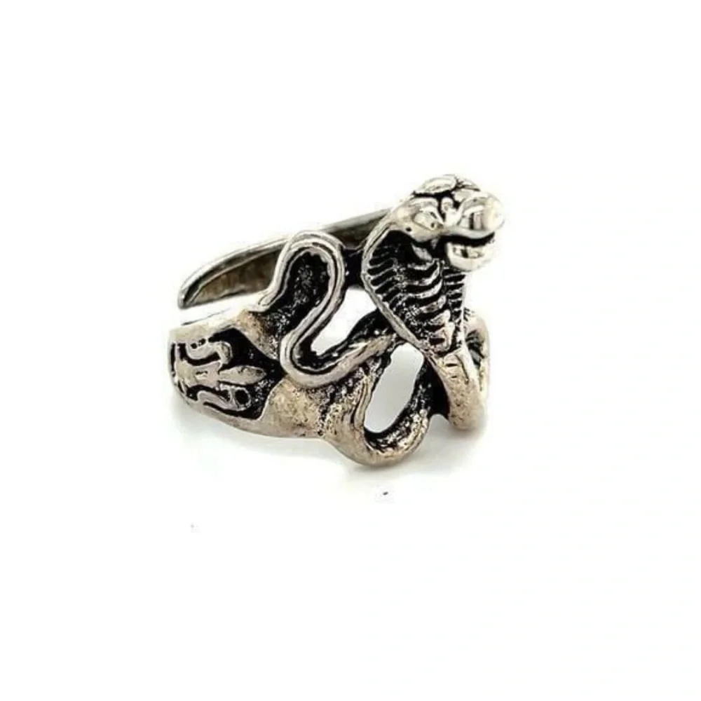 Cobra Ring‎